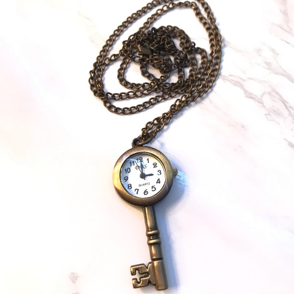 Key Necklace - the key to your time ⌚️ - Picture 2 of 3